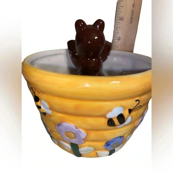 Adorable little bear planter, candy dish, key dish etc. - Picture 7 of 9